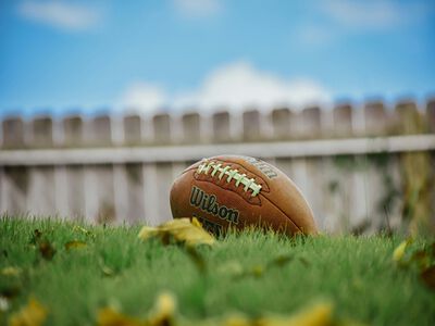 Easy Backyard Hosting Ideas for Football Sunday