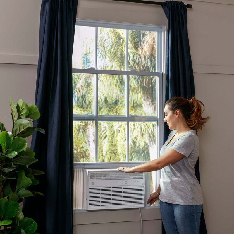 GE 12,000 BTU Heat/Cool Window/Wall Air Conditioner with 3 Fan Speeds,  Sleep Mode u0026 Remote Control - Light Gray | P.C. Richard u0026 Son