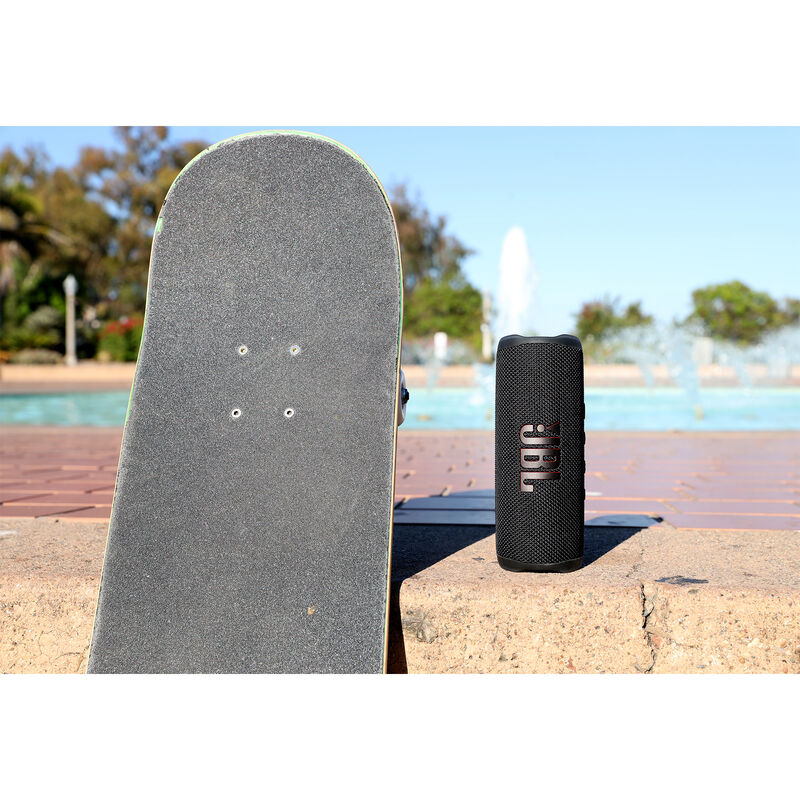 JBL Flip 5 Waterproof Bluetooth Speaker Black