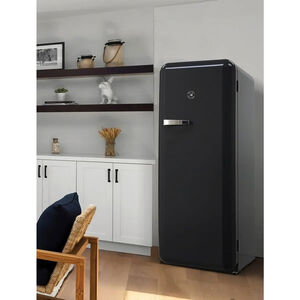 Brama Retro 24 in. 9.9 cu. ft. Top Freezer Refrigerator Black, Black, hires