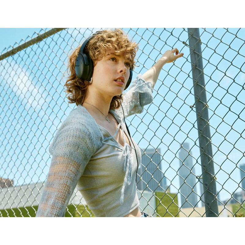 New Bose Quiet Comfort Headphones - Black, Black, hires