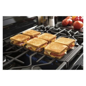 GE 30 in. 5 cu. ft. Gas Range with 5 Sealed Burners & Griddle - White, White, hires