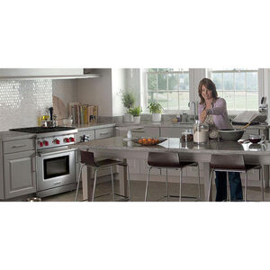 Wolf 30 in. 4.4 cu. ft. Standard Convection Gas Range with 4 Sealed Burners - Stainless Steel, , hires