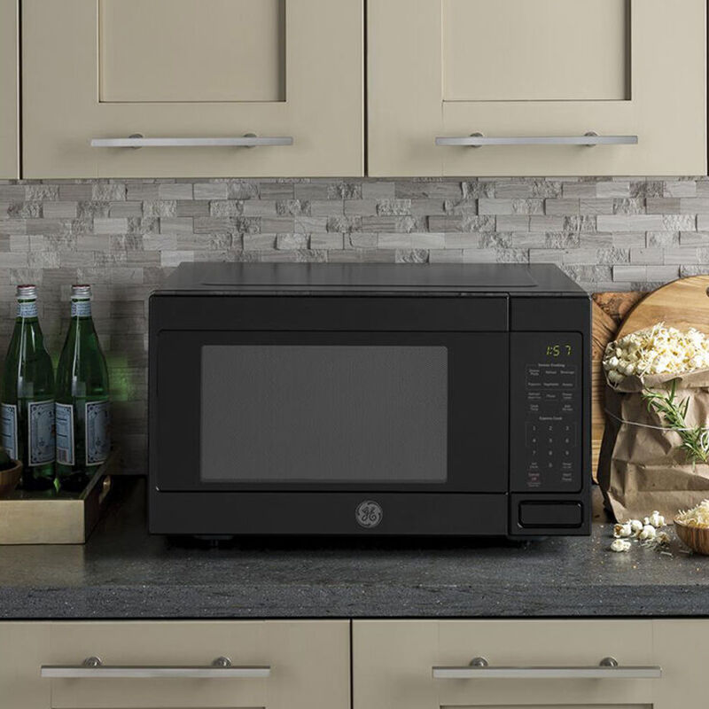  Chefman MicroCrisp Countertop Digital Microwave Oven, Unique  Cook & Crisp Power Combo, 1.1 Cu Ft, Dual-Cook 1000W Microwave + 1500W  Crisper, 6 Touch Presets, Digital Display, Stainless Steel Handle: Home 