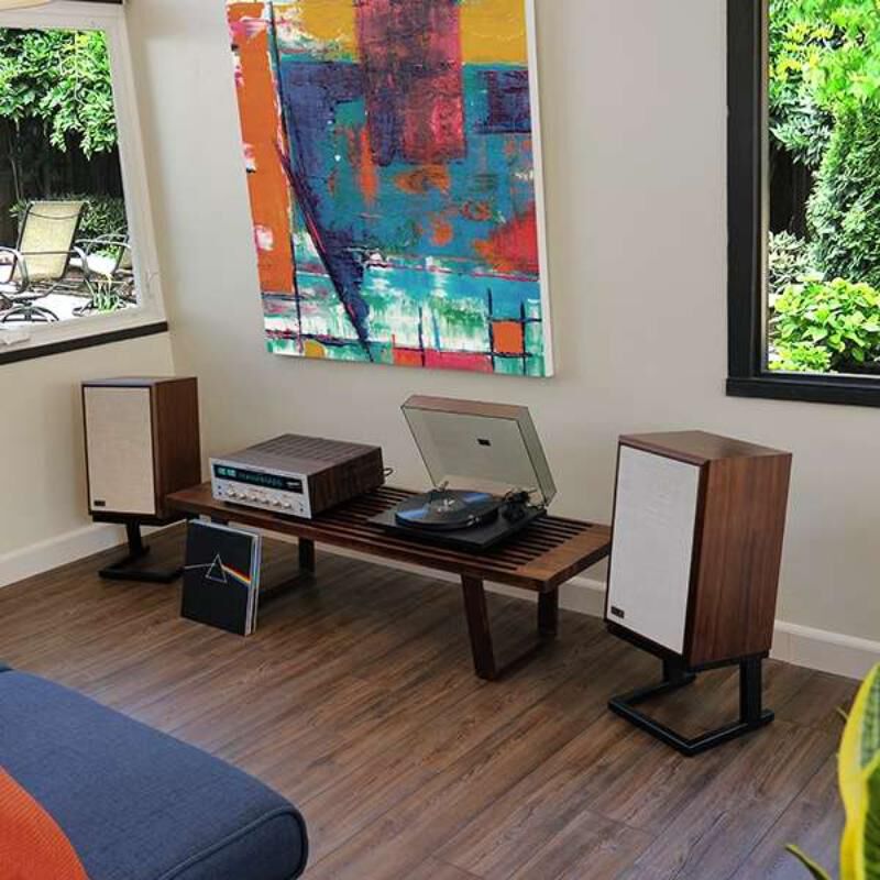 KLH Model Three Bookshelf Speaker - Walnut, Walnut, hires