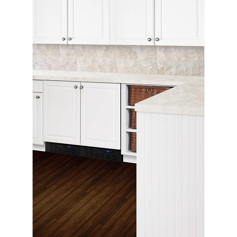 Summit 18 in. Built-In Undercounter Ice Maker with 8 lb. Ice Storage, Auto-Defrost & Digital Control - Custom Panel Ready, , hires