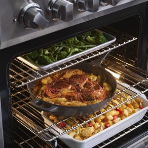 Viking 3 Series 30 in. 4.7 cu. ft. True European Convection Dual Fuel Range with 5 Sealed Burners - Cast Black, , hires