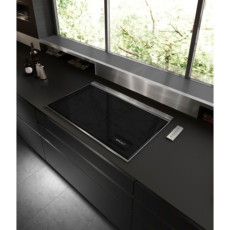 Wolf Transitional Series 36 in. Induction Cooktop with 5 Smoothtop Burners - Black, , hires