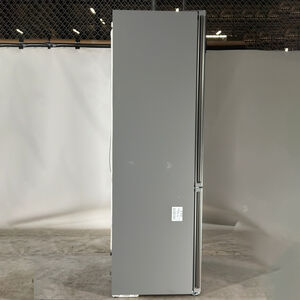 Bosch 800 Series 24 in. 12.8 cu. ft. Smart Counter Depth Bottom Freezer Refrigerator with Internal Water Dispenser - Stainless Steel (Open Box Good Condition), , hires