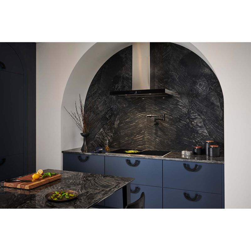 Wolf Transitional 36 in. 5-Burner Induction Cooktop with Simmer Burner & Power Burner - Stainless Steel, , hires