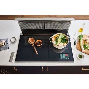 Wolf Transitional Series 36 in. Induction Cooktop with 5 Smoothtop Burners - Black, , hires