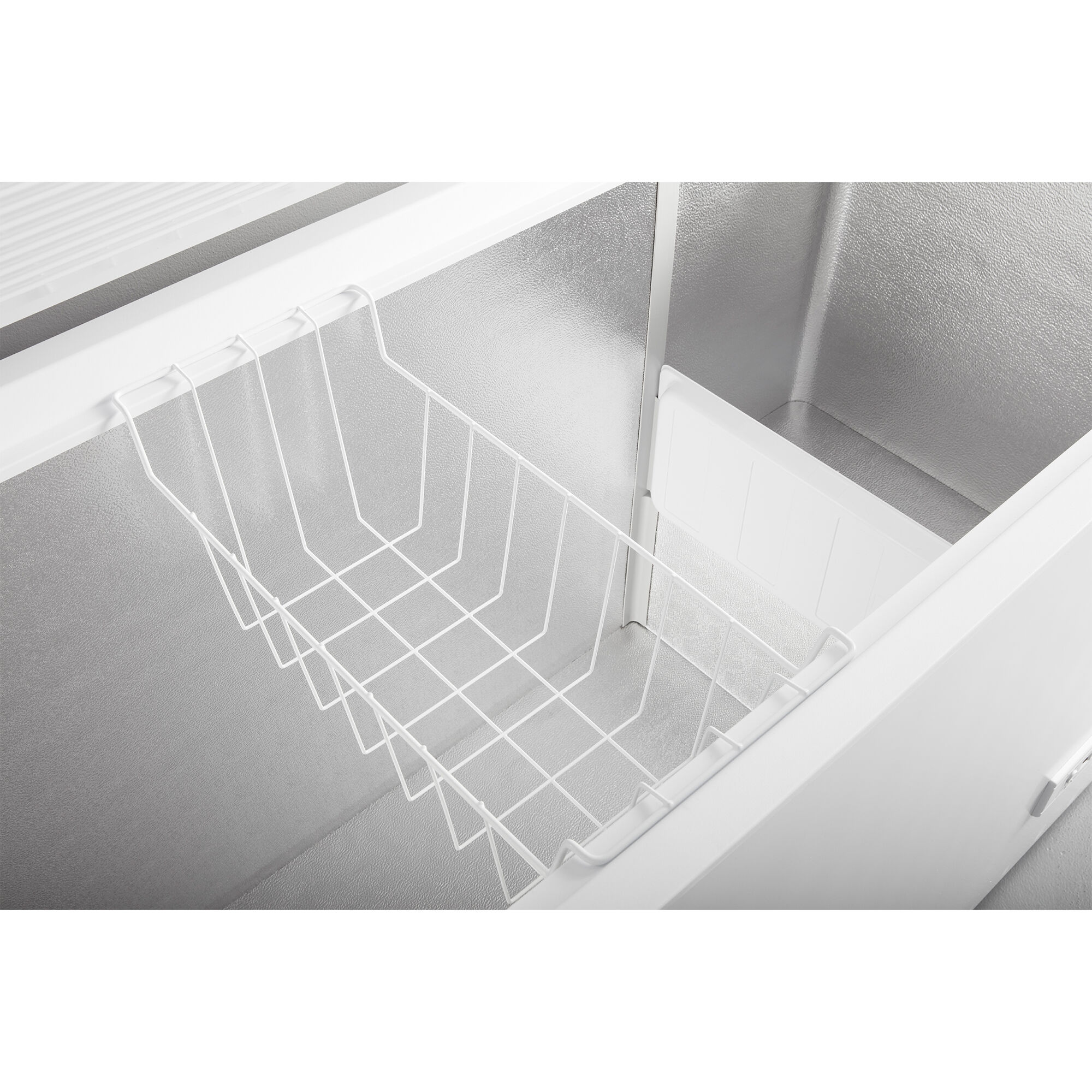 Amana 55 in. 16.0 cu. ft. Garage-Ready Chest Freezer - White