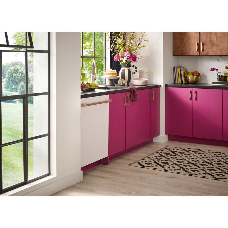 LG Studio 24 in. Smart Built In Dishwasher with Top Control 40