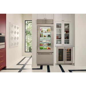 Sub-Zero Classic Series 30 in. Built-In 17.0 cu. ft. Smart Bottom Freezer Refrigerator with Professional Handles- Stainless Steel, , hires