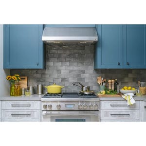 Thermador Masterpiece Series 36 in. Smart Convertible Canopy Pro Style Style Range Hood with 600 CFM, 4 Fan Speeds & 2 LED Lights - Stainless Steel, , hires