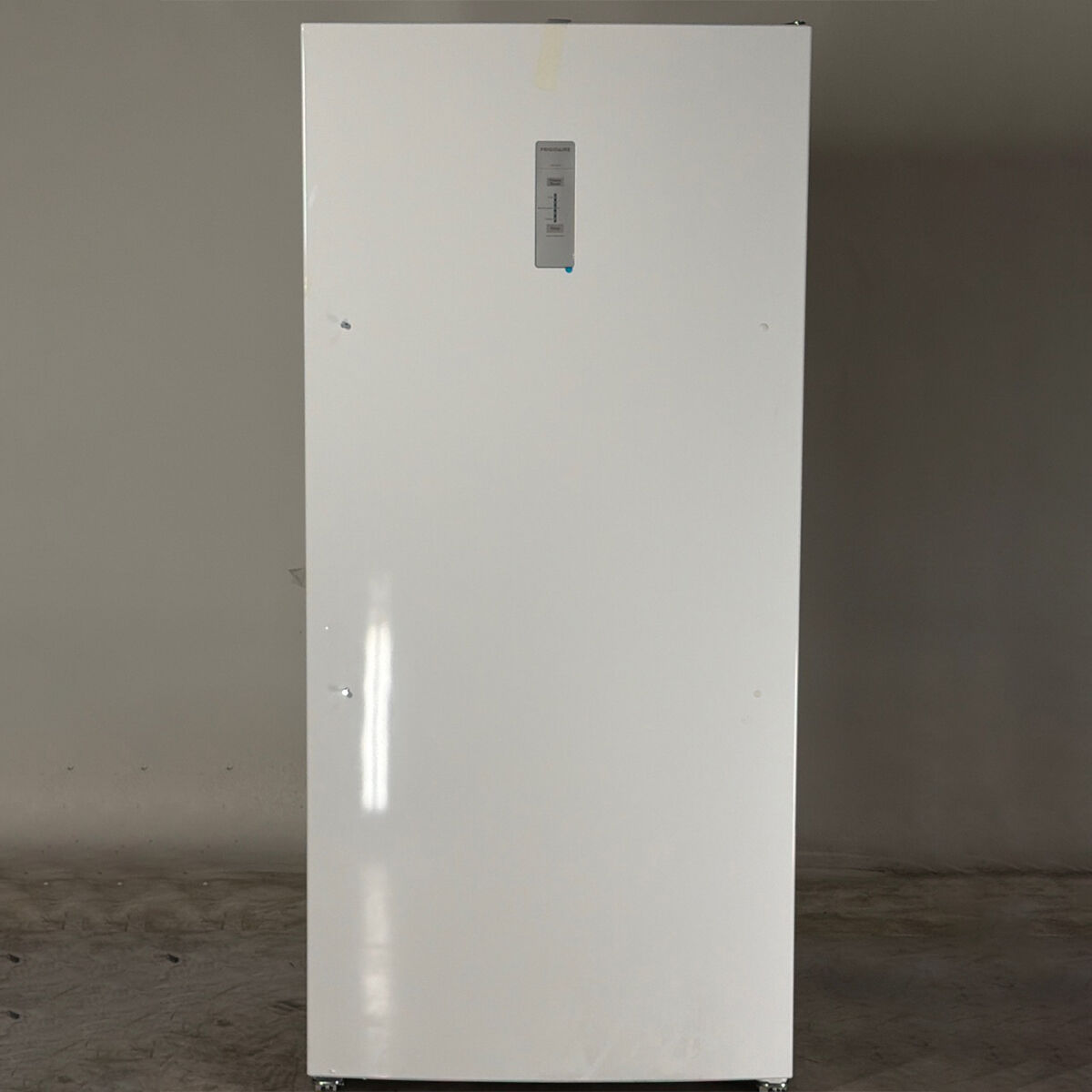 上白約23kg Frigidaire 33 in. 20.0 cu. ft. Garage-Ready Upright Freezer with