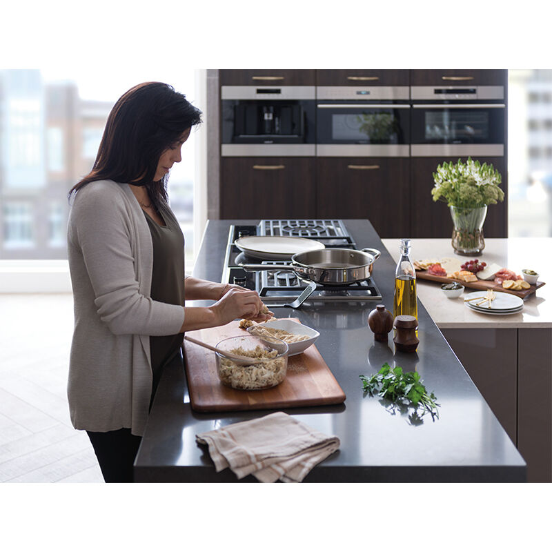 Wolf Transitional 15 in. 1-Burner Natural Gas Cooktop with Power