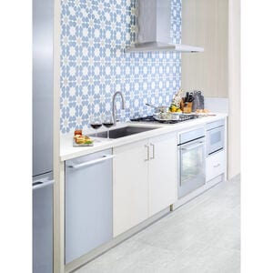 Thermador Masterpiece Series 30 in. Smart Convertible Chimney Style Range Hood with 600 CFM, 4 Fan Speeds & 2 LED Lights - Stainless Steel, , hires