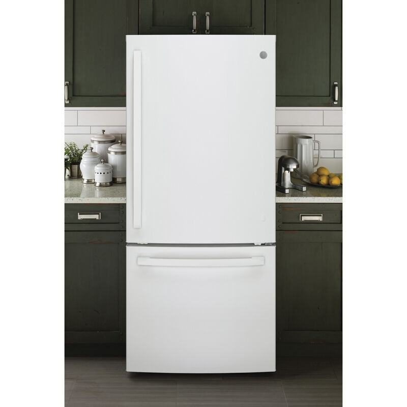 Whirlpool White 30'' Bottom Freezer Fridge - Appliance Max