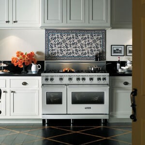 Viking 5 Series 48 in. 6.1 cu. ft. Standard Convection Double Oven Gas Range with 6 Sealed Burners & Griddle - Stainless Steel, , hires