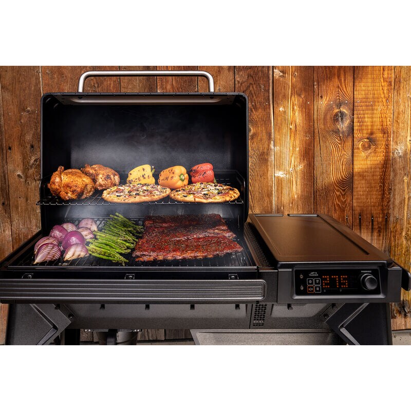 Traeger Woodridge Wood Pellets Grill - Black, , hires
