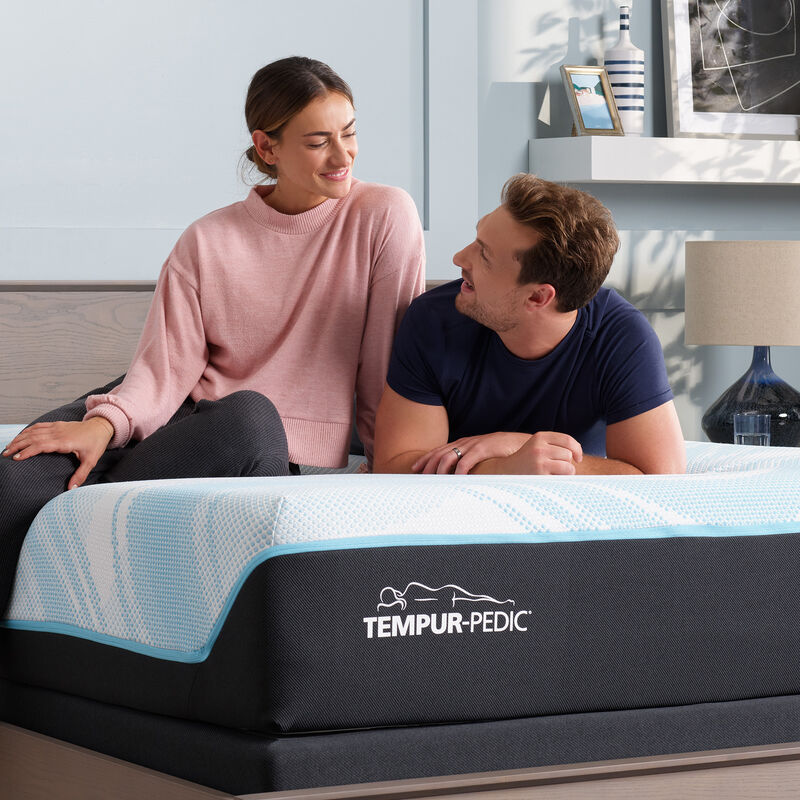 Tempur-Pedic LuxeBreeze 2.0 Firm Queen Size Mattress, , hires