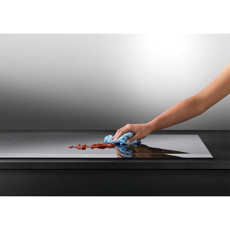 Fisher & Paykel Series 7 36 in. 5-Burner Induction Cooktop with Simmer Burner & Power Burner - Black Glass, , hires