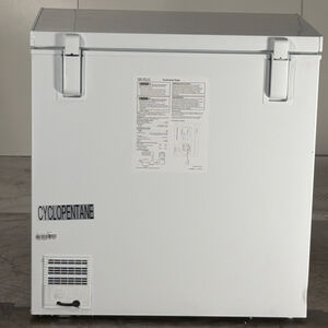 GE 32 in. 7.0 cu. ft. Garage-Ready Chest Freezer - White (Open Box Excellent Condition), , hires