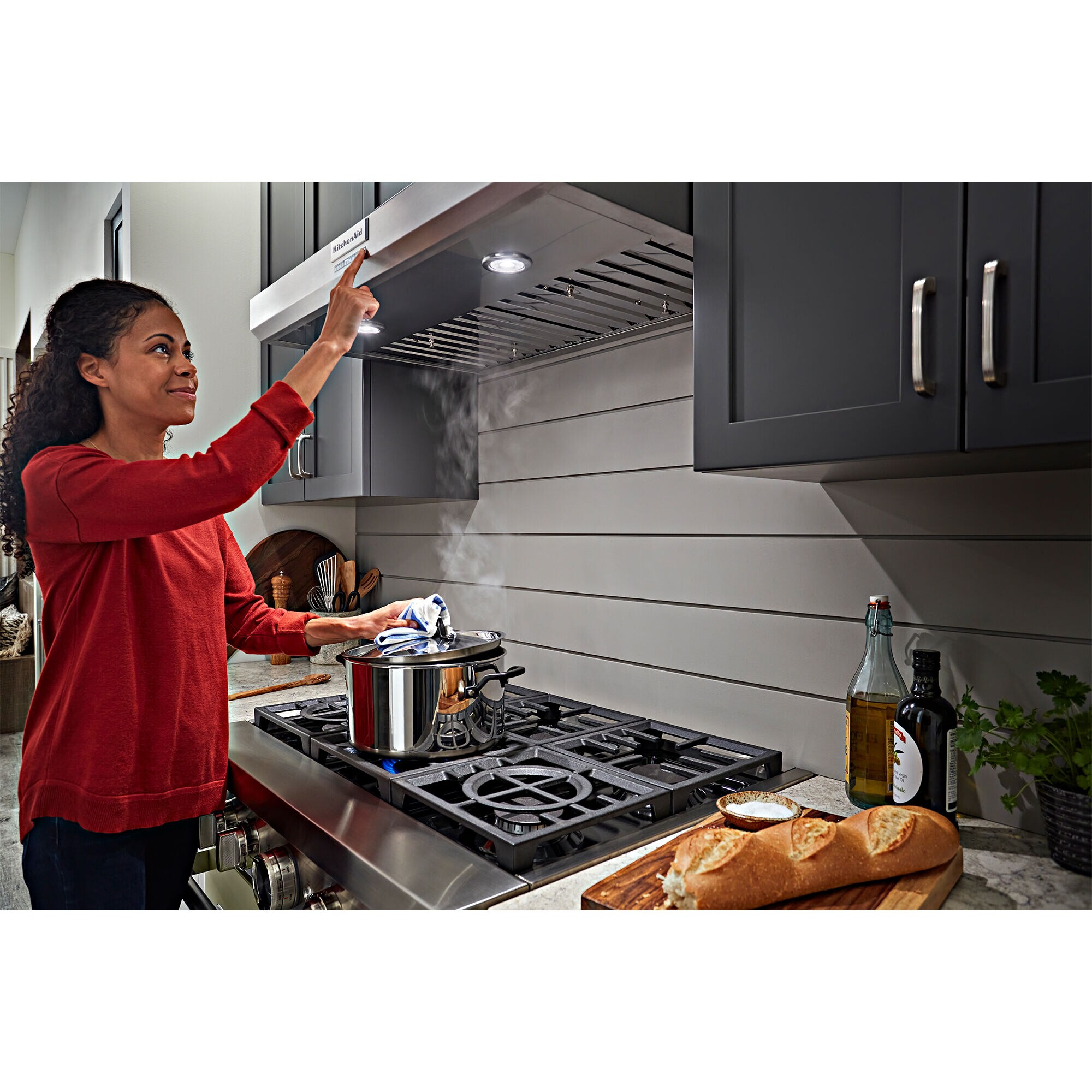 Under cabinet vented range shop hood