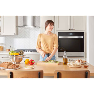 Whirlpool 30 in. 5 cu. ft. Smart Electric Single Wall Oven with True European Convection - Black Stainless Steel with PrintShield Finish, Black Stainless Steel with PrintShield Finish, hires