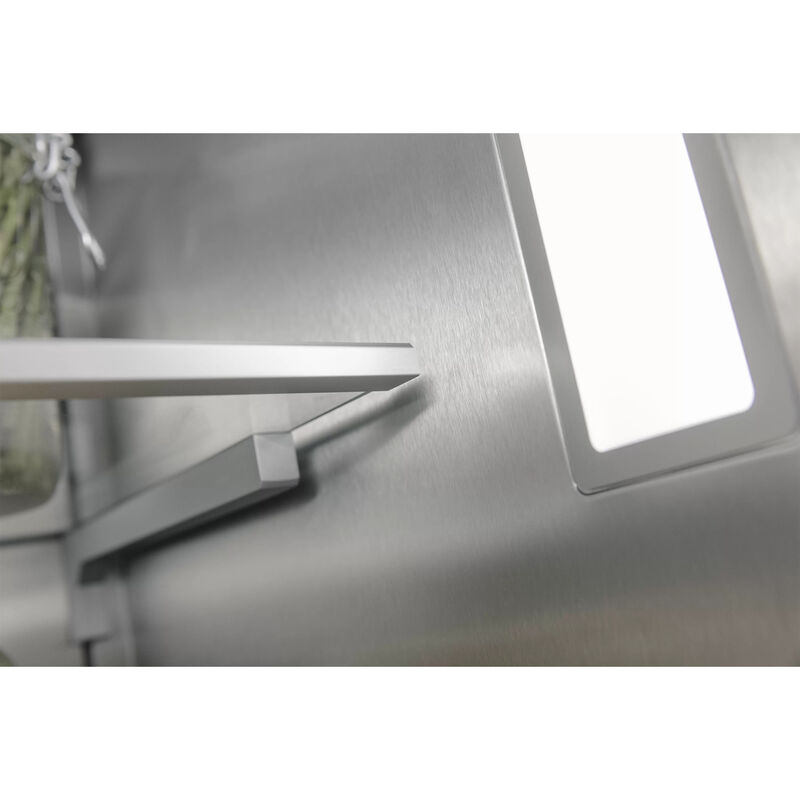 Thermador 24 in. BuiltIn 13.0 cu. ft. Smart Counter Depth Freezerless