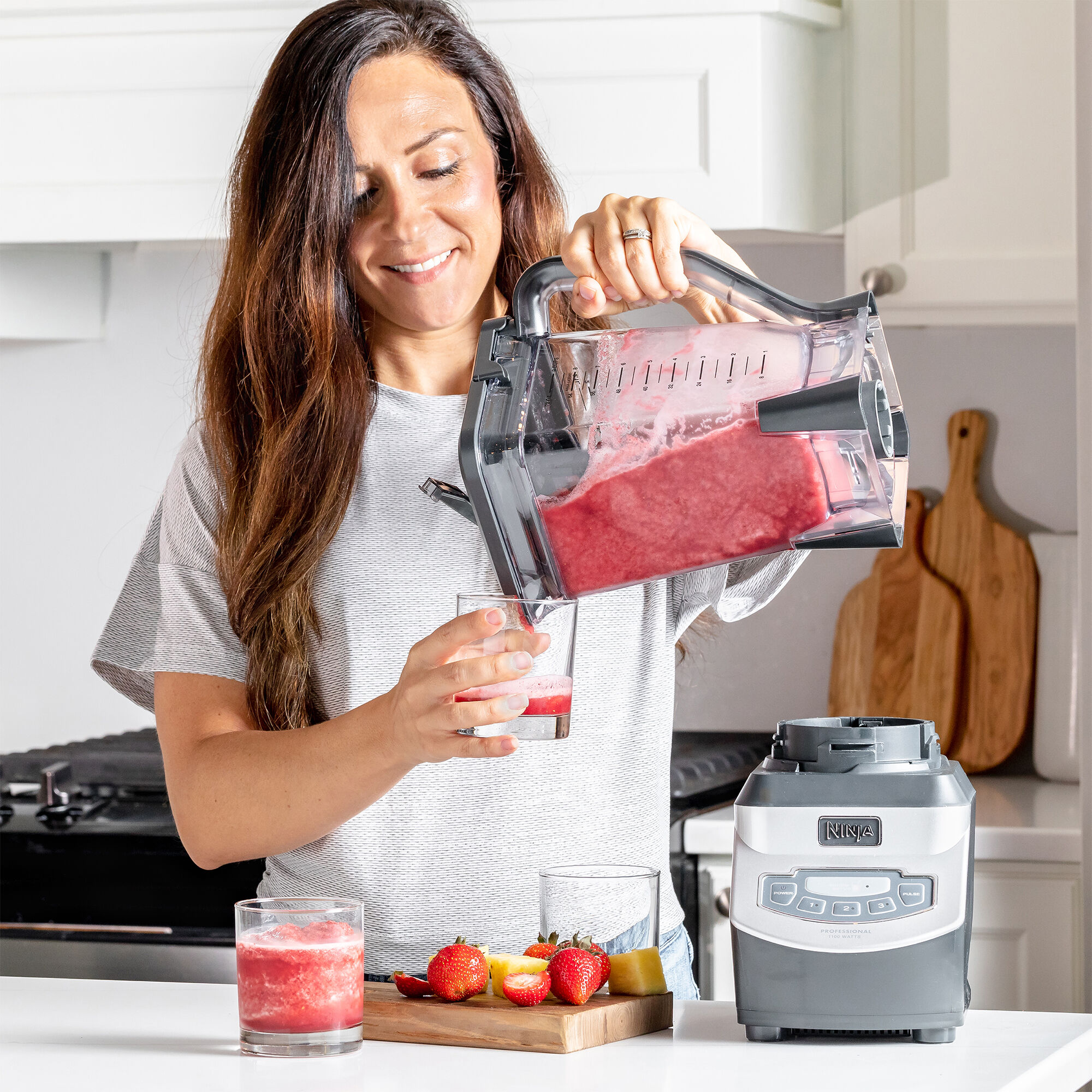 Ninja Pro 72 Oz. 3-Speed Countertop Blender with Plastic Jar