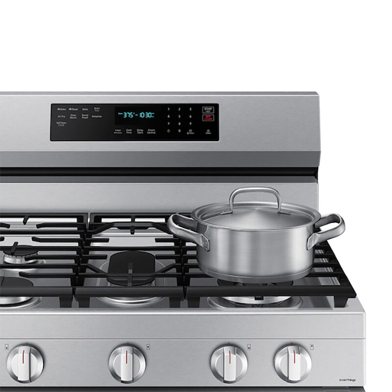 proglasiti kauboj Kost  Samsung 30 in. 6.0 cu. ft. Smart Air Fry Convection Oven Freestanding Gas  Range with 5 Sealed Burners & Griddle - Stainless Steel | P.C. Richard & Son