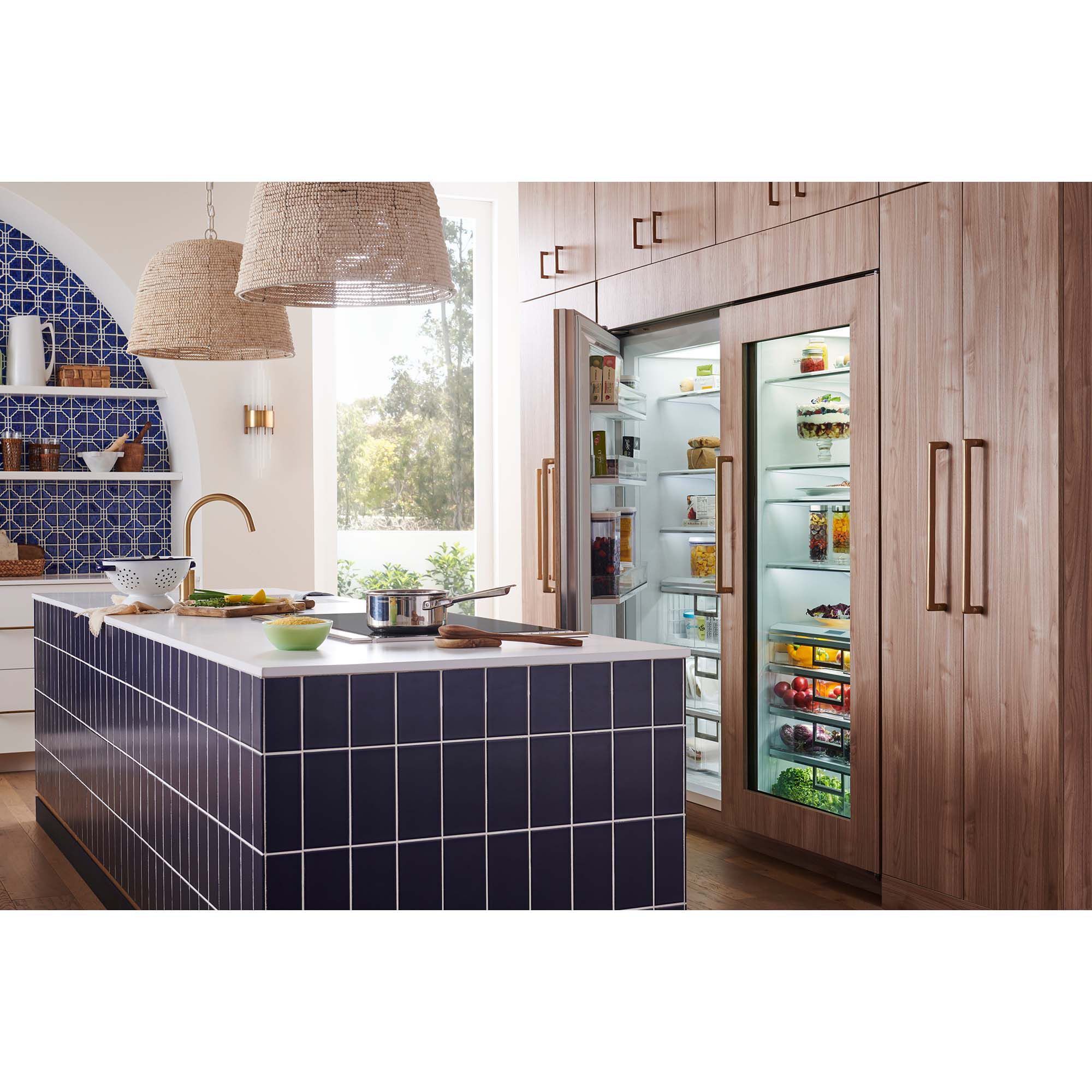 Sub-Zero 36 in. 20.6 cu. ft. Built-in Smart Triple-Drawers Upright