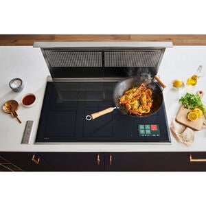Wolf Transitional Series 36 in. Induction Cooktop with 5 Smoothtop Burners - Black, , hires
