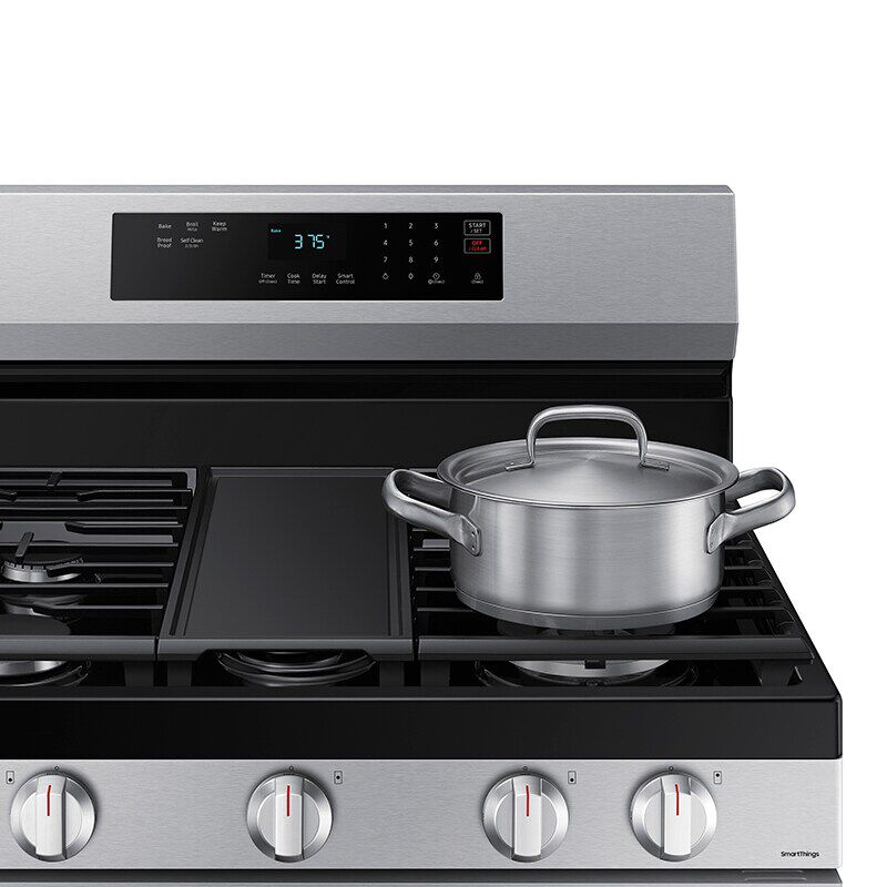 Samsung 30 in. 6 cu. ft. Smart Gas Range with 5 Sealed Burners & Griddle - Stainless Steel, , hires
