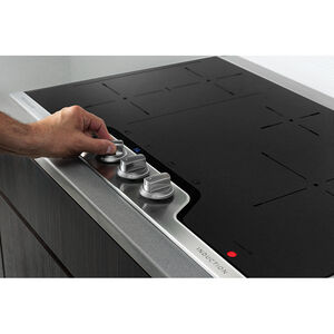 Frigidaire Professional 30 in. 4-Burner Induction Cooktop with Simmer Burner & Power Burner - Stainless Steel, , hires