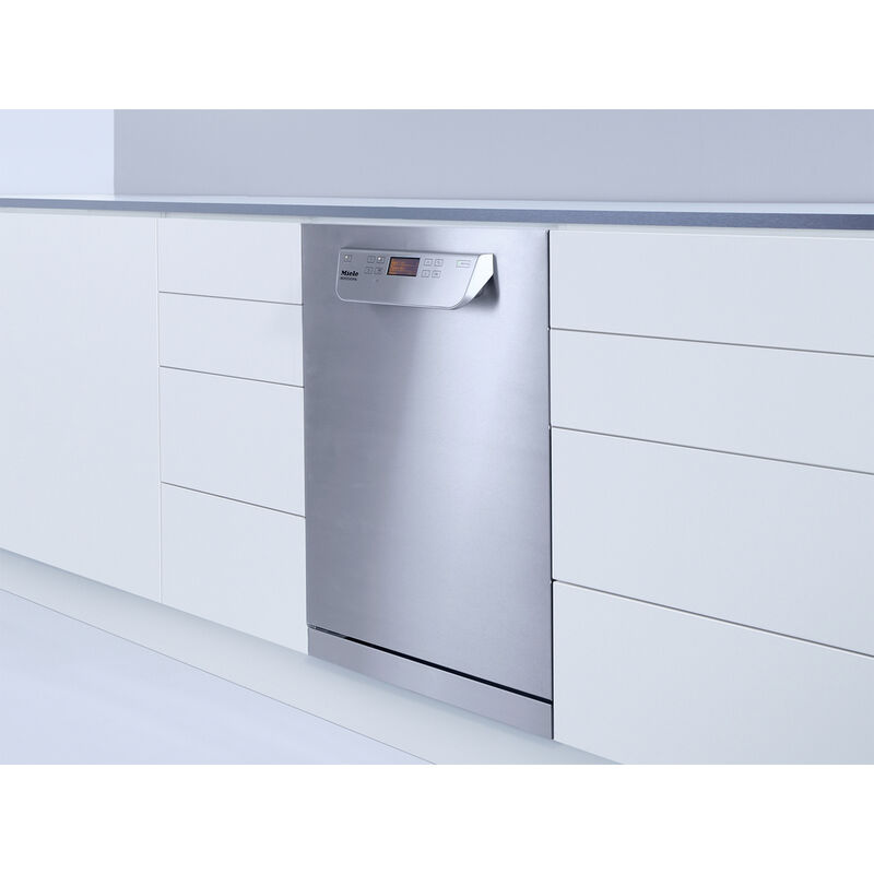 Miele Professional Series 24 in. BuiltIn Dishwasher with Front Control, 59 dBA Sound Level, 16