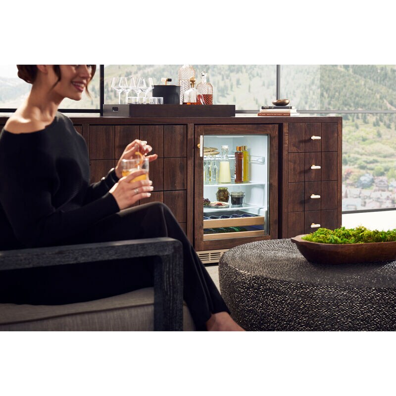 Monogram 24 in. 5.5 cu. ft. Built-In/Freestanding Beverage Center with Pull-Out Shelves & Digital Control - Custom Panel Ready, , hires