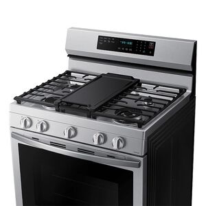 Samsung 30 in. 6 cu. ft. Smart Air Fry True European Convection Gas Range with 5 Sealed Burners & Griddle - Stainless Steel, Stainless Steel, hires