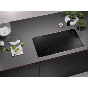 Miele 36 in. Induction Smart Cooktop with 5 Smoothtop Burners - Black, , hires