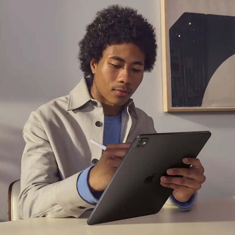 Apple 13 in. iPad Pro (2025 Release) with Wifi + 5G LTE, M5 Chip