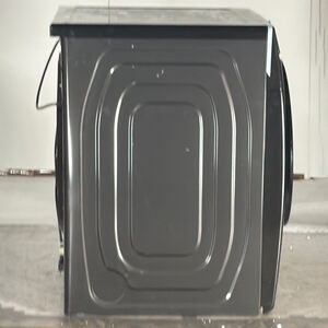 Samsung 27 in. 7.5 cu. ft. Smart Stackable Gas Dryer with Sanitize+, Steam Cycle & Sensor Dry - Brushed Black (Open Box Good Condition), , hires