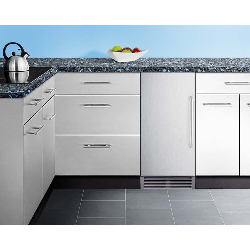 Summit 15 in. Built-In Undercounter Outdoor Commercial-Use Ice Maker with 25 lb. Ice Storage, Auto-Defrost & Digital Control - Stainless Steel, , hires