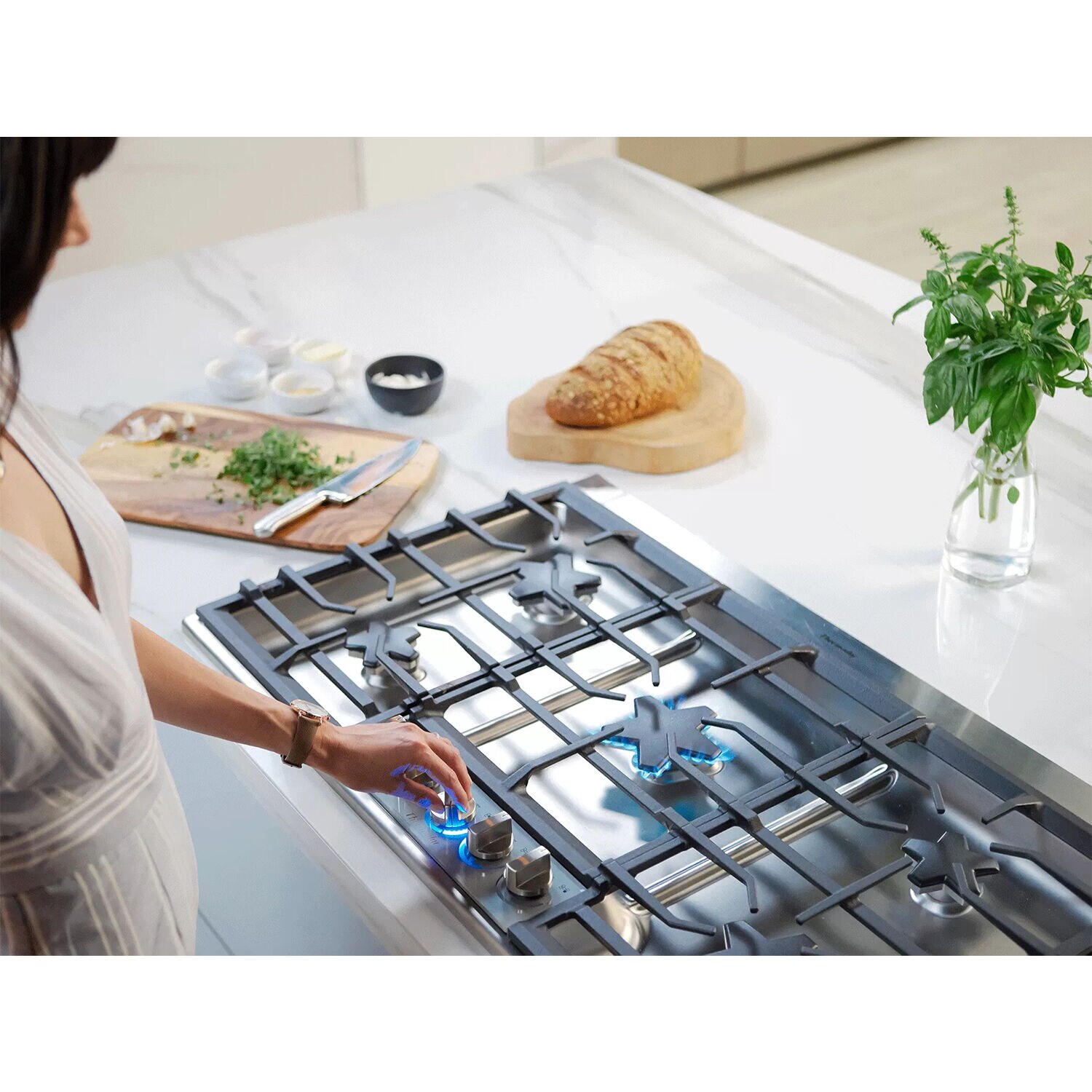 Thermador Masterpiece Series 36 in. 5 Burner Natural Gas Cooktop with Power Burner Stainless Steel P.C. Richard Son