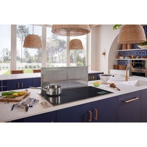 Wolf Transitional Series 36 in. Induction Cooktop with 5 Smoothtop Burners - Black, , hires