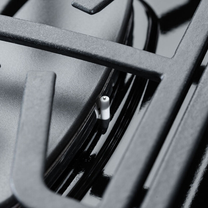 Viking 3 Series 30 in. 4.7 cu. ft. True European Convection Dual Fuel Range with 5 Sealed Burners - Cast Black, , hires