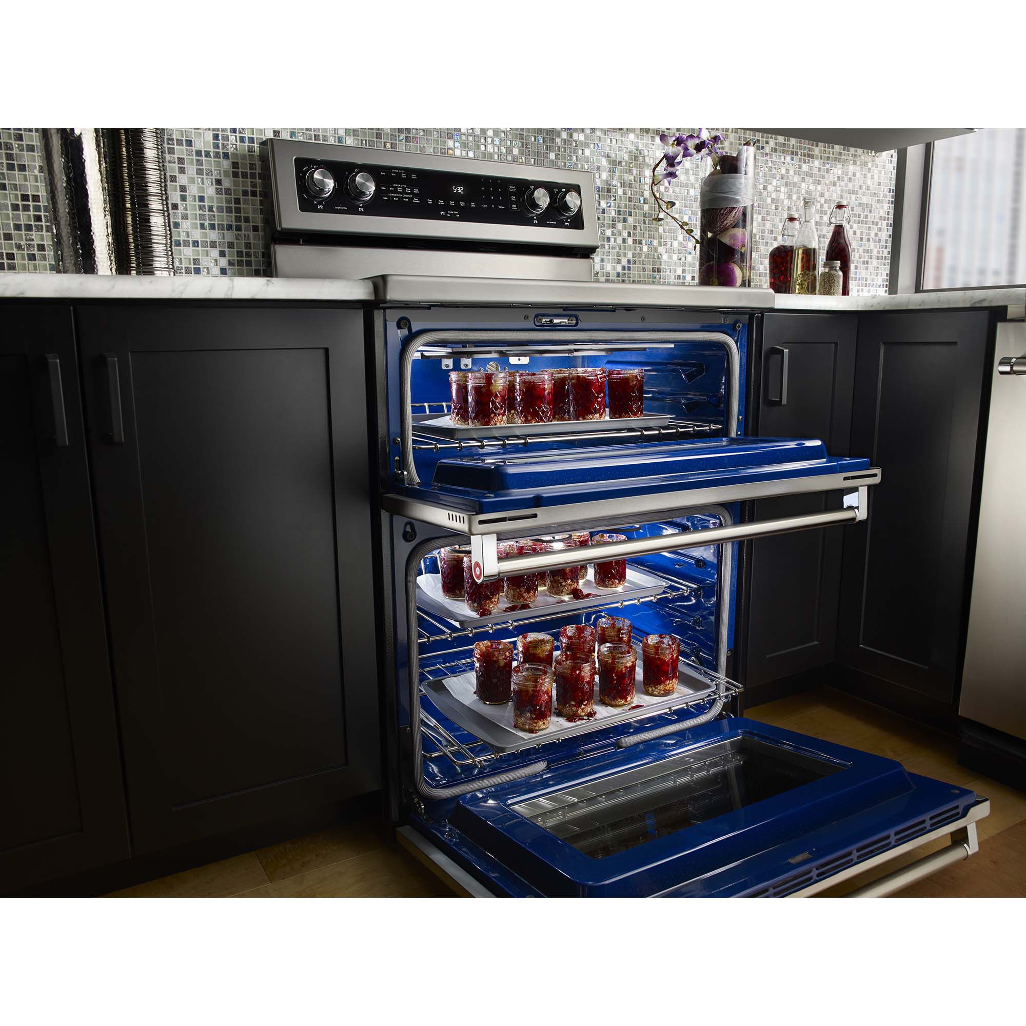 Freestanding electric double oven outlet
