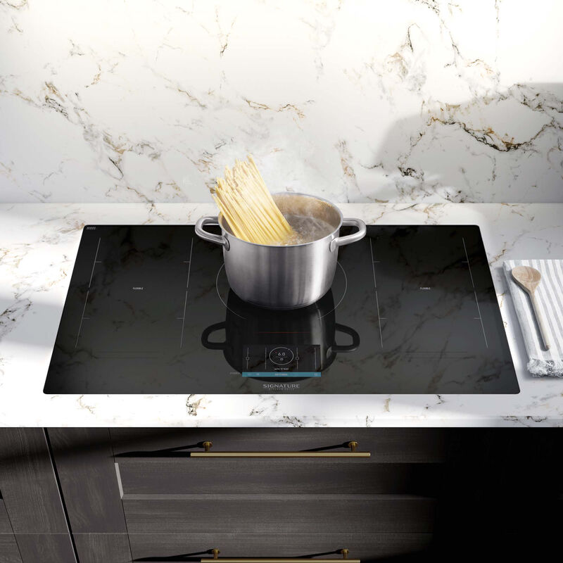 Signature Kitchen Suite 30 in. 5-Burner Smart Flex Induction Cooktop with Simmer Burner & Power Burner - Black, , hires