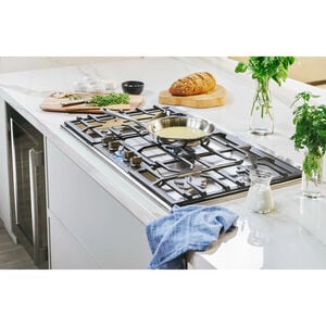 Thermador Masterpiece Series 36 in. 5-Burner Natural Gas Cooktop with Simmer Burner & Power Burner - Stainless Steel, , hires